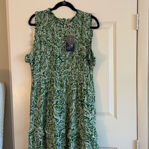 NWT Crown & Ivy Green and White Paisley Dress